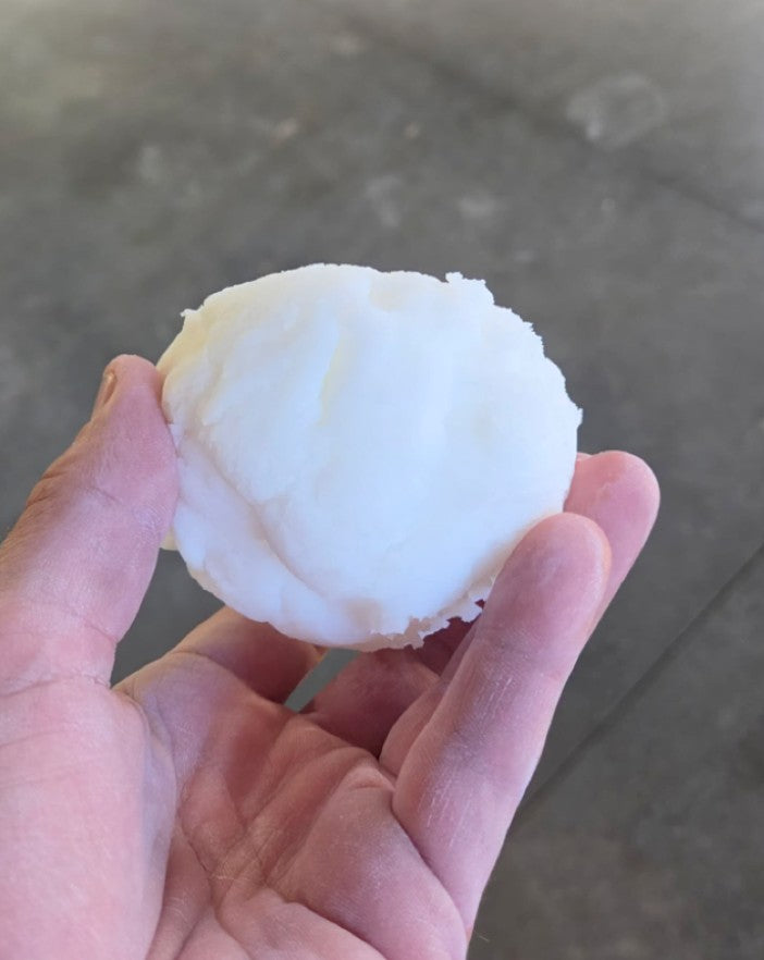 First look at Grip Dough CLEAR, a white chalk-free grip dough held in hand